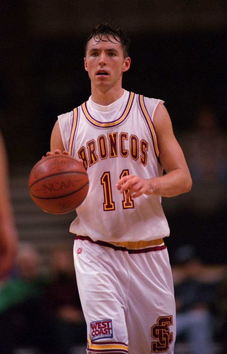  p>史蒂夫·纳什(steve nash),1974年2月7日出生于 a target="_blank"