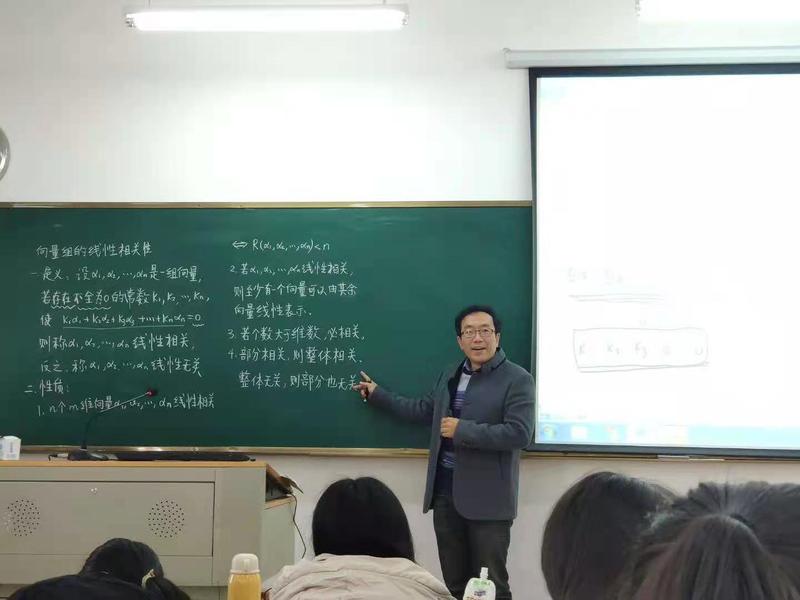  p>褚海峰,男,毕业于 a target="_blank" href=