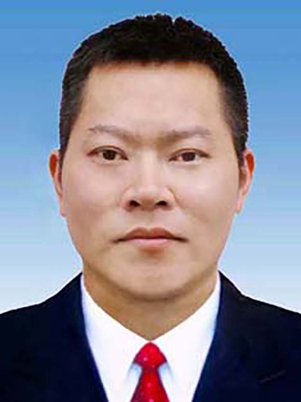  p>    董运锋,贵州省道真县三江镇党委书记. /p>