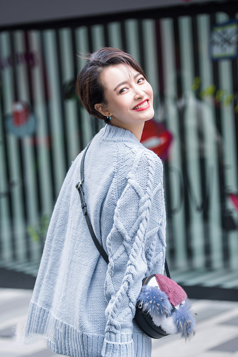  p>杨菲洋,原名杨洋,1989年6月8日出生于江西省赣州市章贡区,中国内地