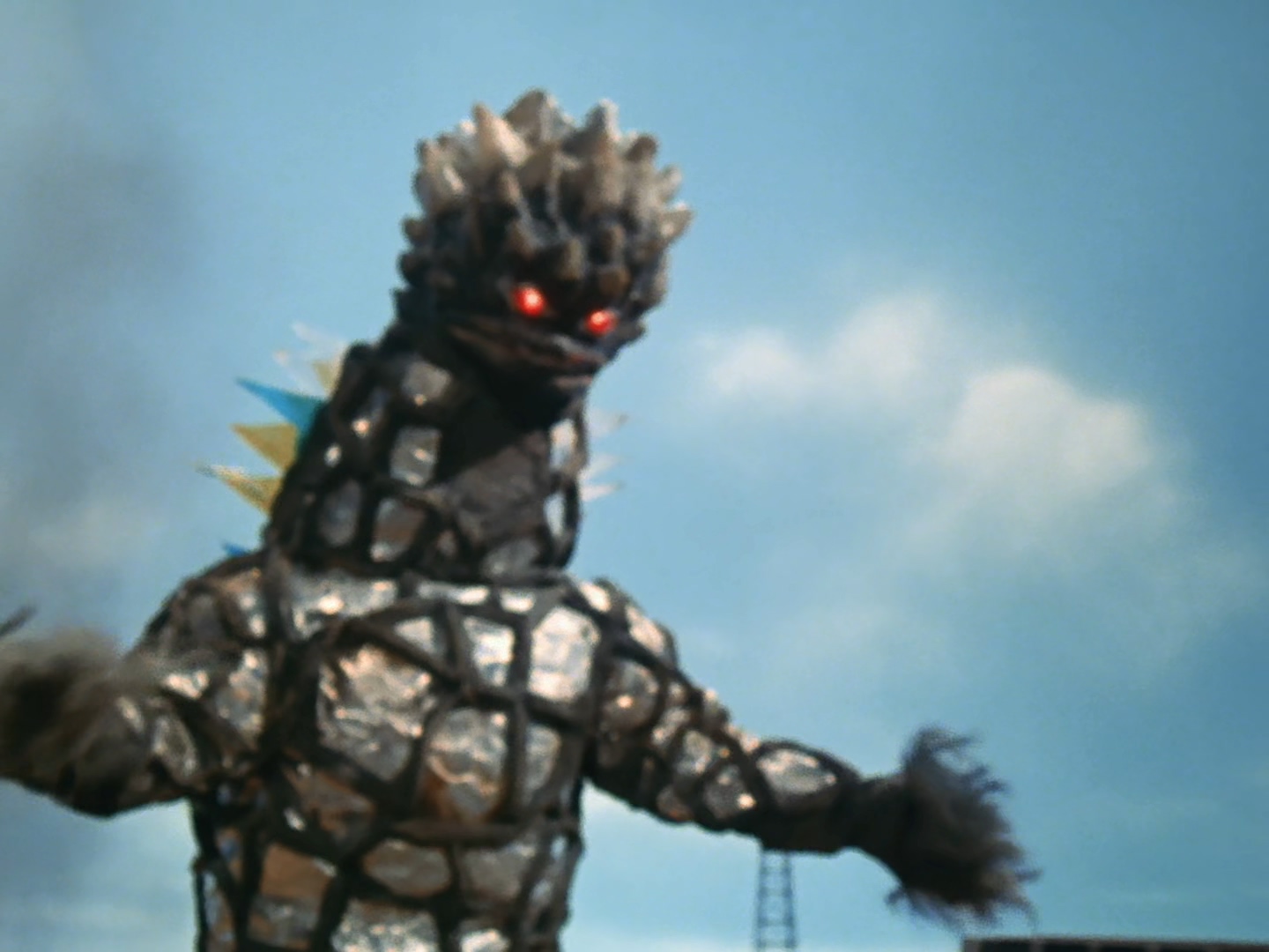  /p> p>玛扎拉斯星人操控的,全身覆盖着镜子的奇特怪