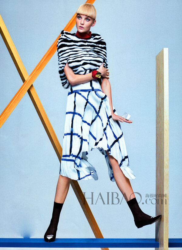 大片是指一种以展示时装为主要功能的商业摄影作品,一般为一组在时尚