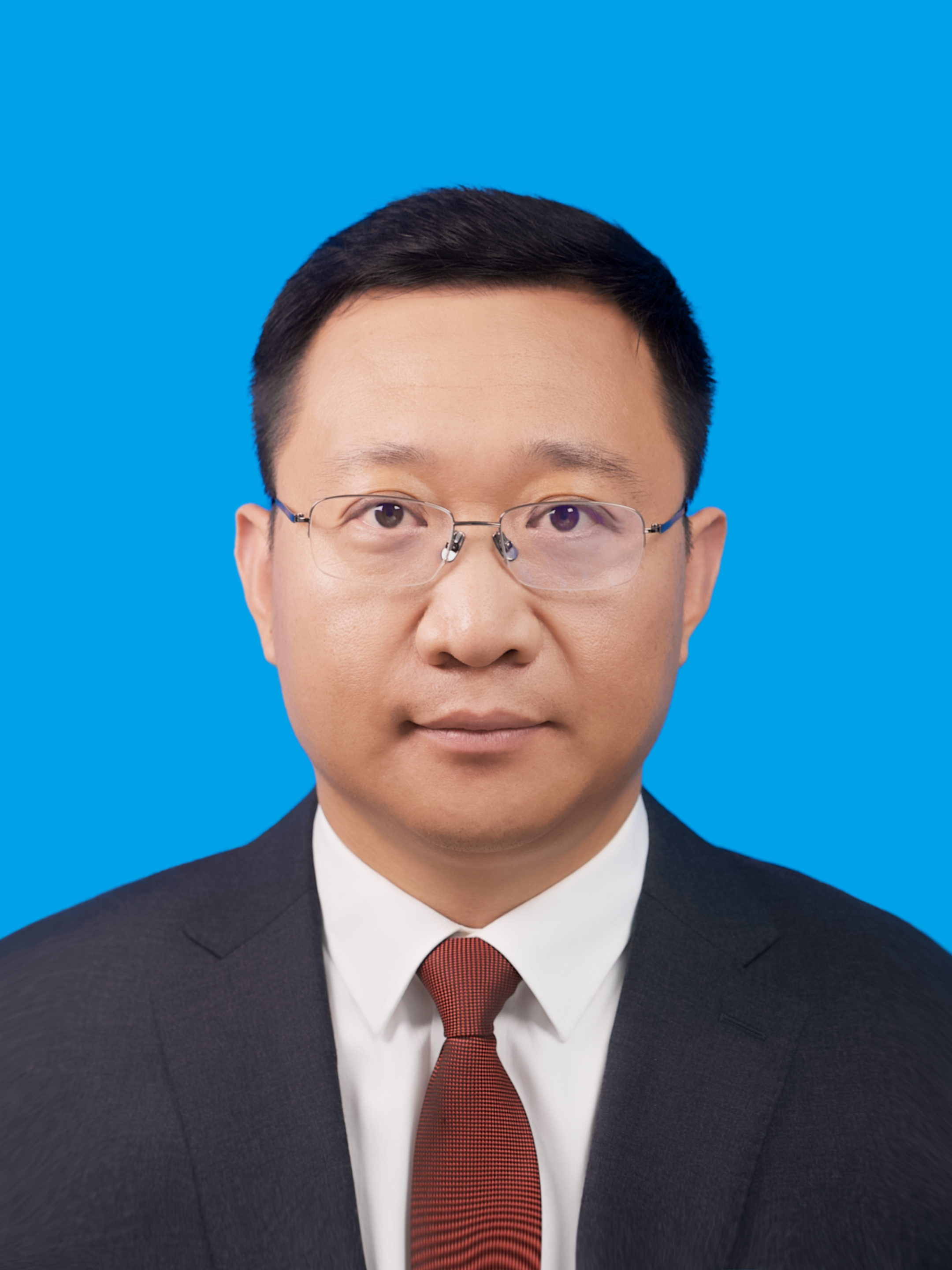 现任吉林省白城市通榆县委副书记,县长.