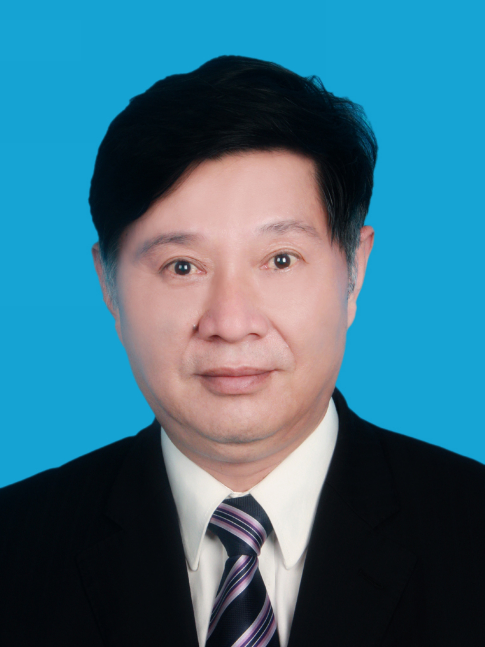 曾任重庆市武隆区审计局长.