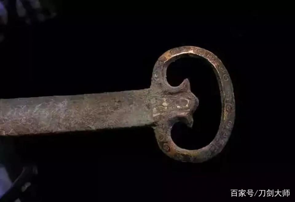 三国时期汉剑与环首刀的地位不可同日而语，环首刀只是士兵的佩刀_百科TA说