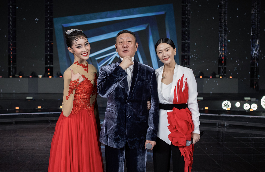 李美静与黑公鸡留学在线