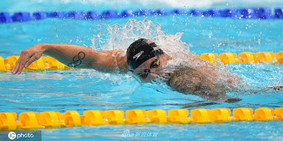  /b>,男,1996年8月16日出生于美国佛罗里达州绿湾温泉,美国游泳运动员