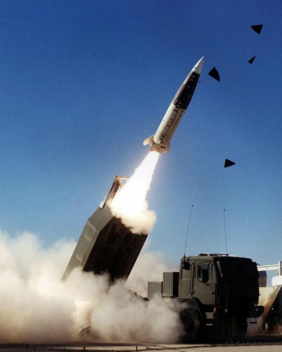  p>m142自行火箭炮(英文:m142 high mobility artillery rocket