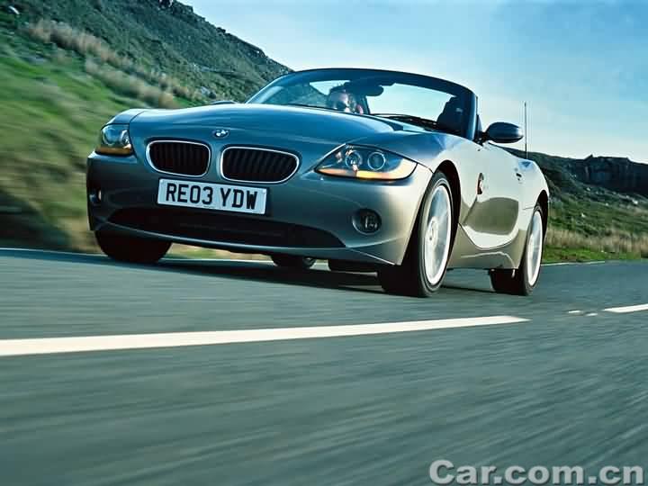  p>轿车(saloon car)是指用于载送人员及其随身物品,且座位布置在两轴