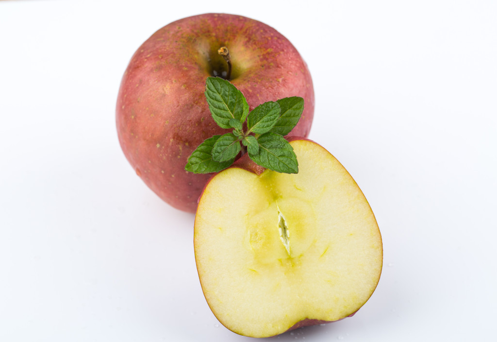  p>苹果是 a target="_blank" href="/item/蔷薇科">蔷薇科 /a> a