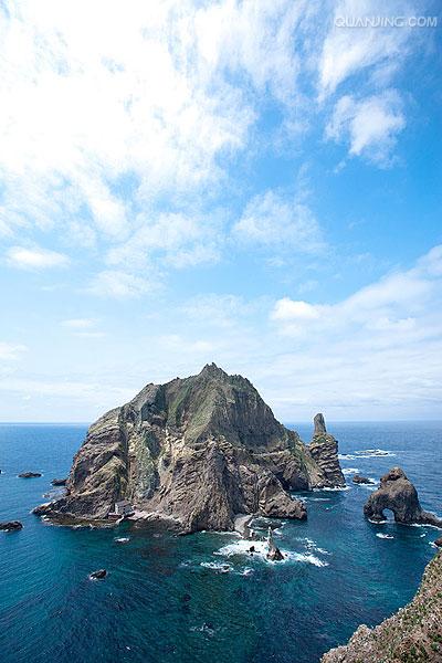  p>独岛 i>(韩文:      ;罗马字:dokdo或tokdo) /i>,日本称"竹岛" i>