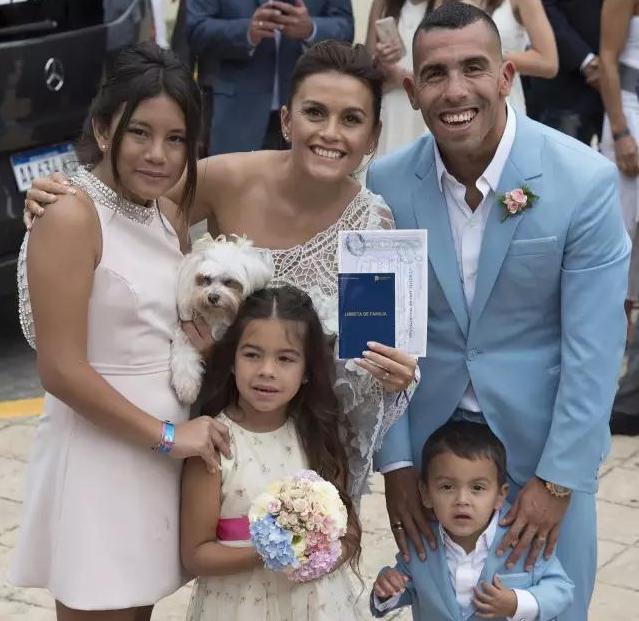 卡洛斯·阿尔贝托·特维斯