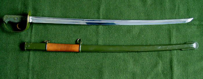  p data-id="gnx2g6rst3">骑兵军刀,俗称"马刀".