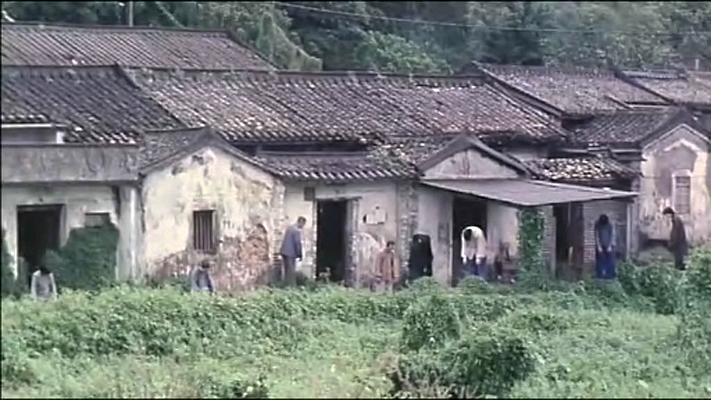  p data-id="gncnd2k61x">《山村老尸》是由寰宇电影公司于1999年拍摄