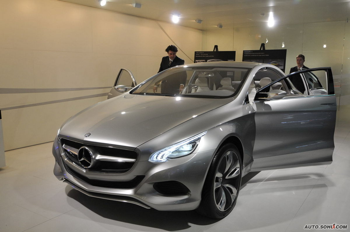  p>全新奔驰f800概念车外形极具动感,科技感十足,整车的造型体现出了