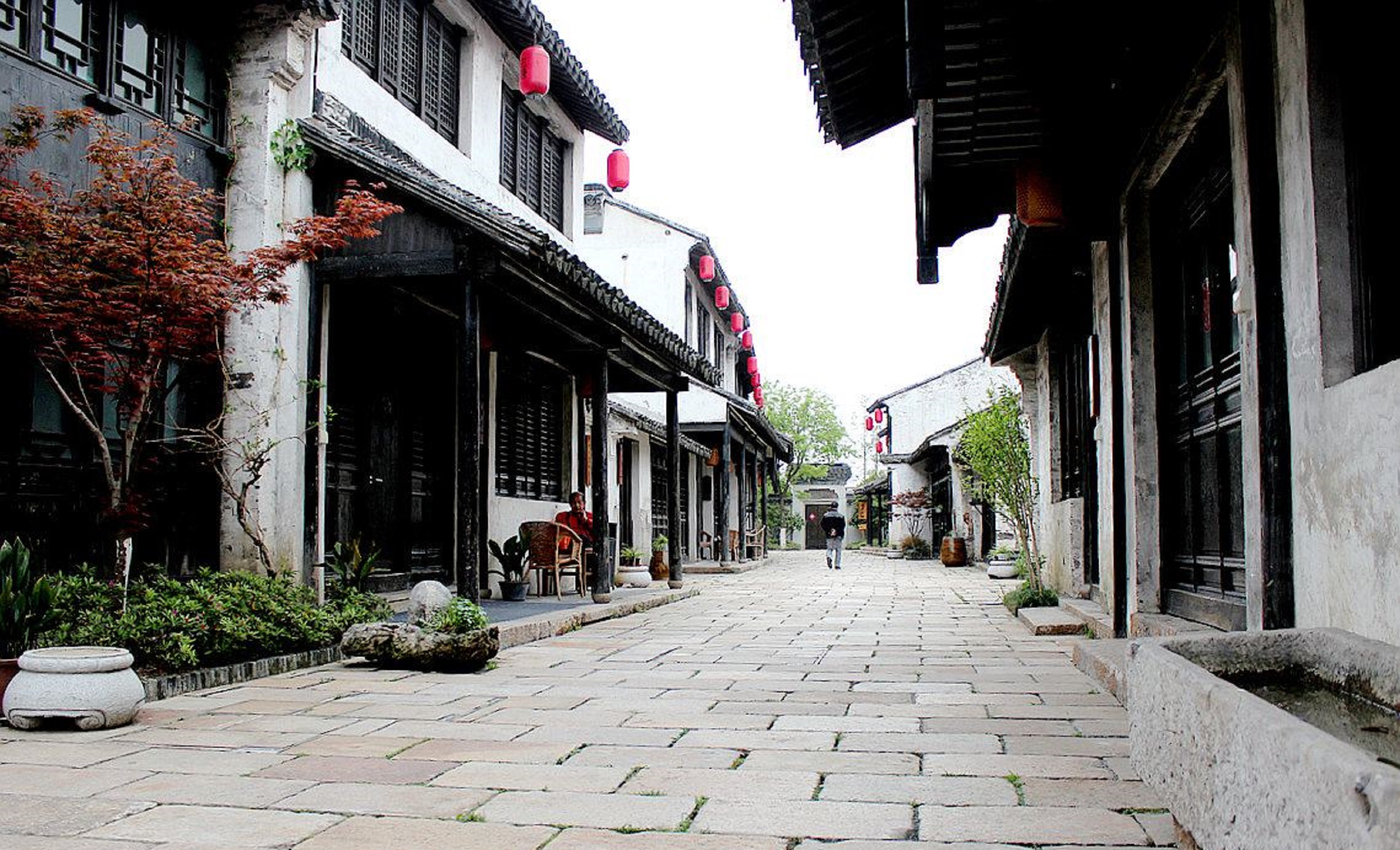  p data-id="gnwppdzsvw">巡塘古镇建于民国二年(1913年),因小镇坐落