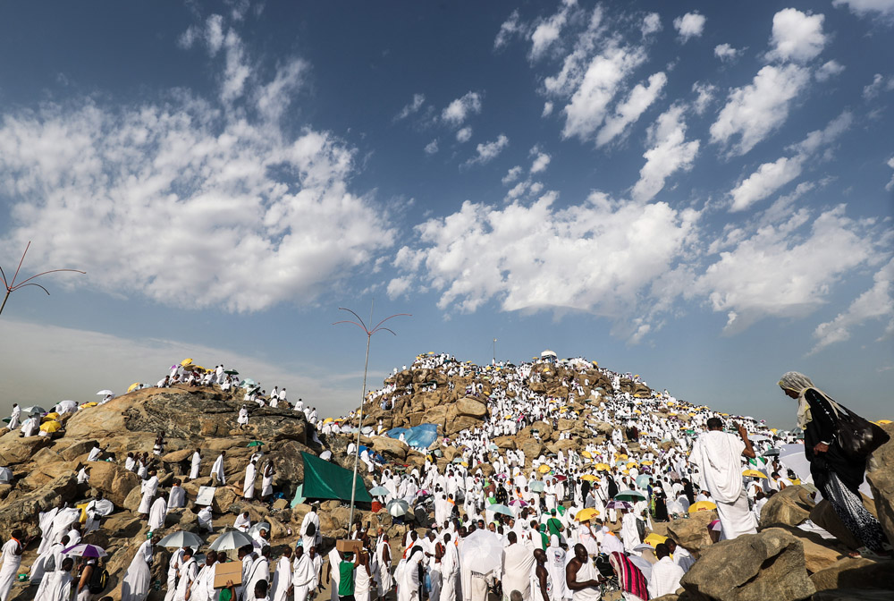位于沙特阿拉伯麦加以东40公里处,为一座小山.山下平原约7公里宽