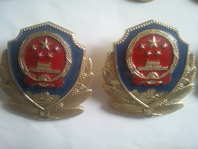  p data-id="gnx8ggidl8">中国的警徽是人民警察的标志和象征,由国徽