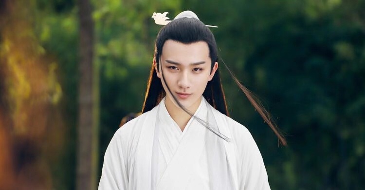 上官秋月