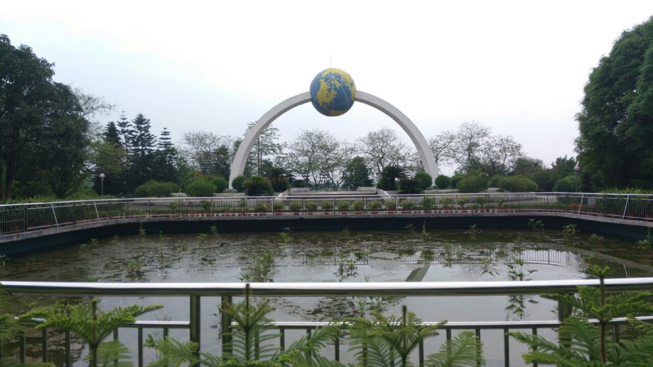  p>北回归线标志公园位于广西桂平市城东约5公里 a target="_blank"