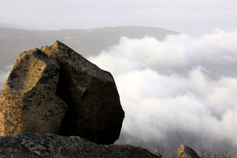  p data-id="gnvhxj5kmp">合掌岩,位于福建省 a target="_blank" href