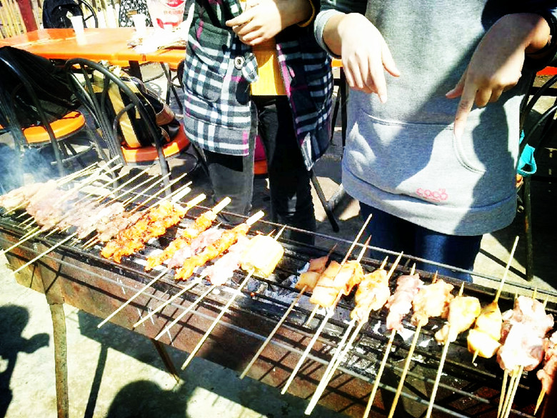  p> b> a target="_blank" href="/item/上庄水库红亭农庄">上庄水库