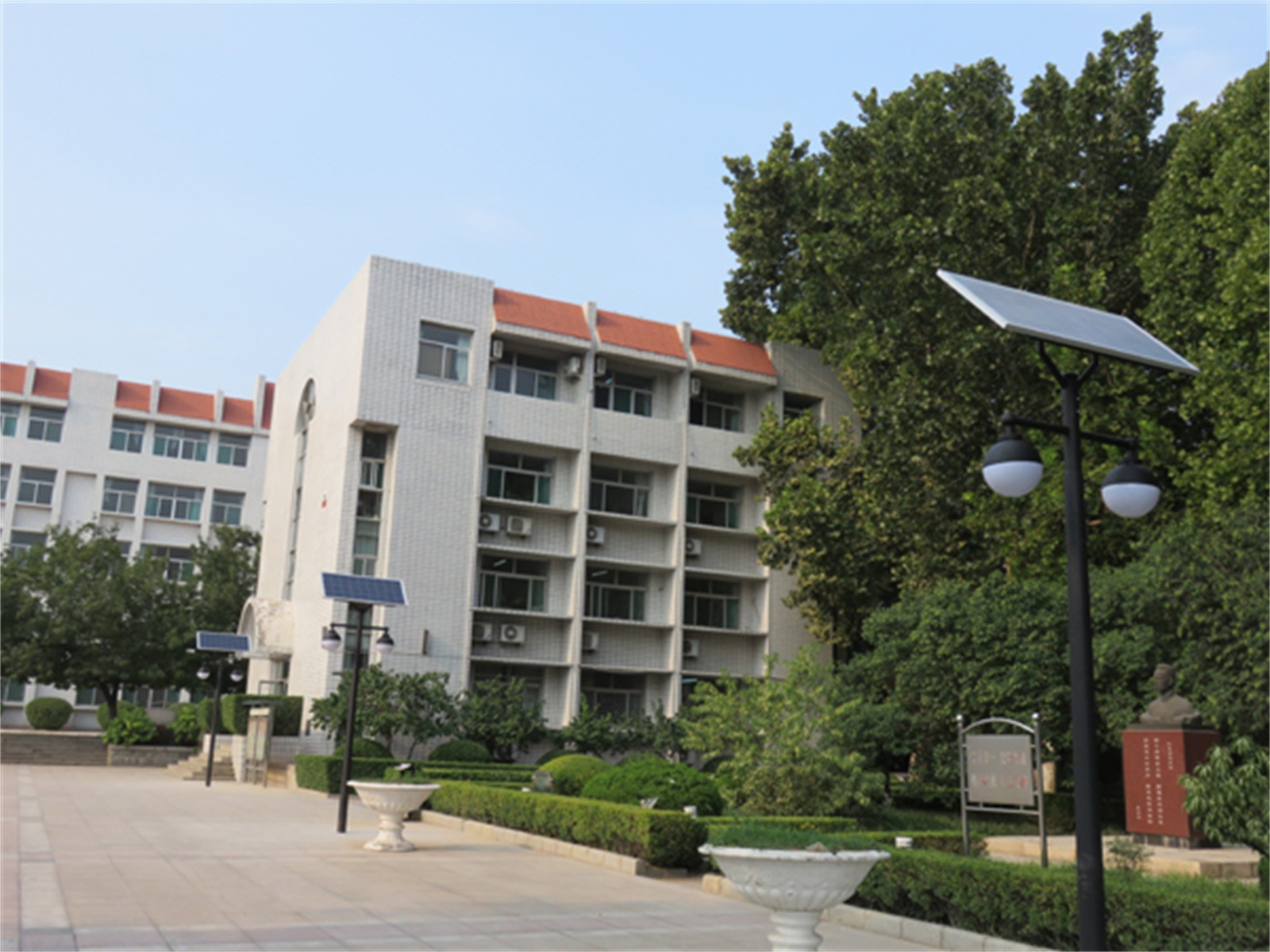 济南市外国语学校