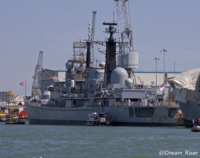  p>42型 a href="#" data-lemmaid="3061977">导弹驱逐舰 /a>,又称"