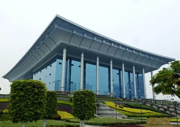  p>顺德区行政服务中心于2003年1月正式运行,是提供区级行政审批服务