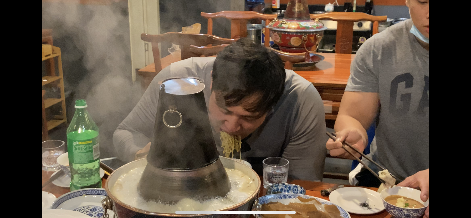  p data-id="gnbq6xuda1">李亚强是中国职业健美运动员.