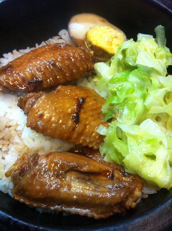 鸡翅煲仔饭