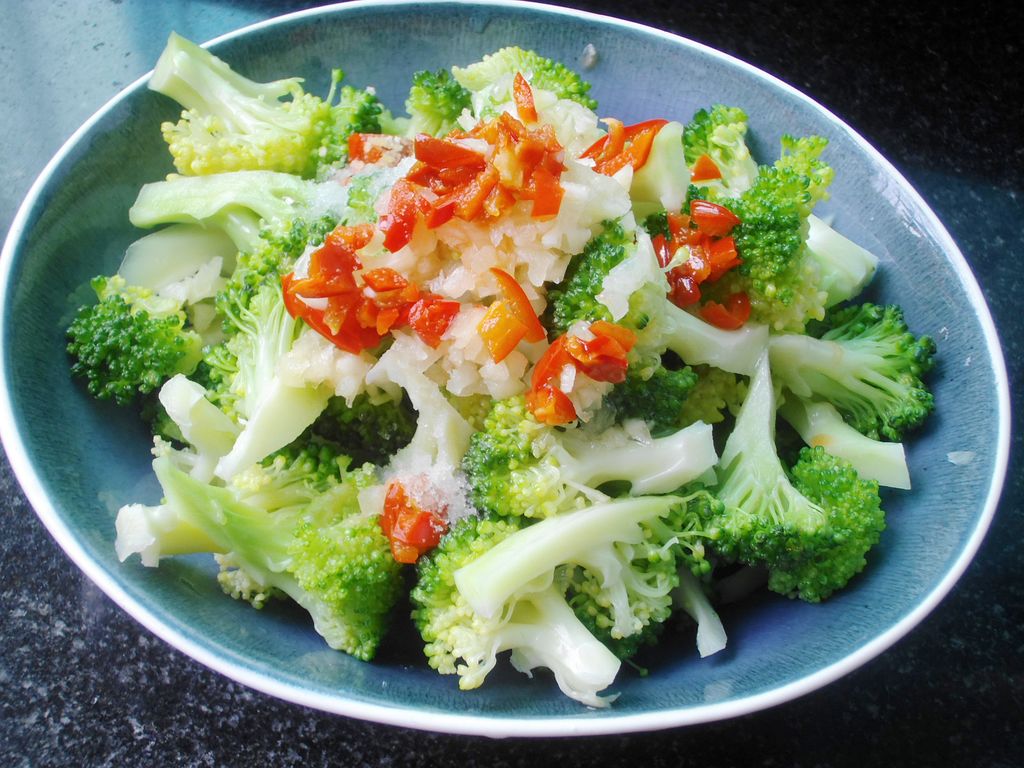 西蓝花素炒蒜蓉