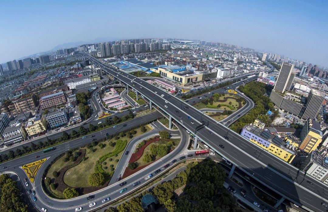  p>秋石高架路为 a target="_blank" href="/item/浙江省/190275"