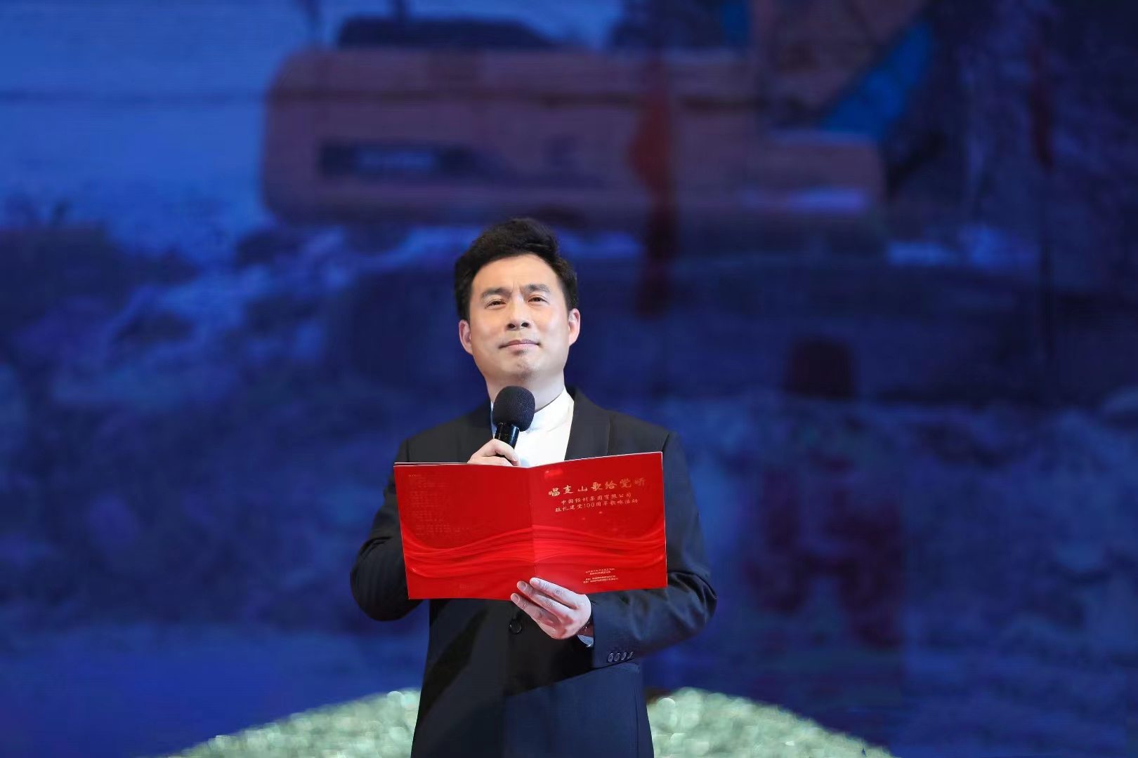 id="gnfb63cp3l">帅志刚,男,汉族,籍贯江西新干县,毕业于江西师范大学