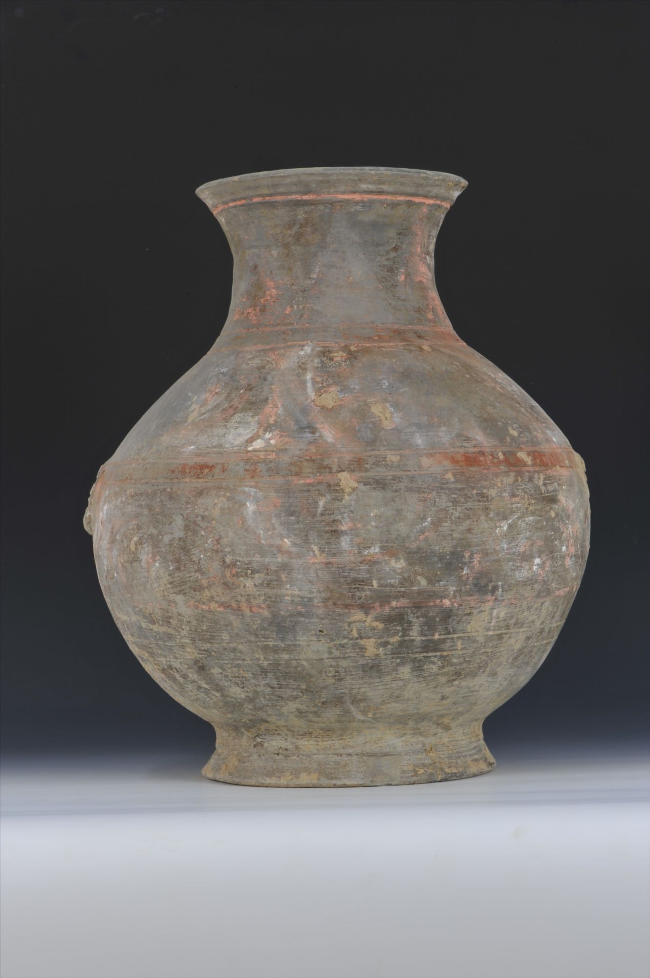 汉代彩绘陶铺首壶