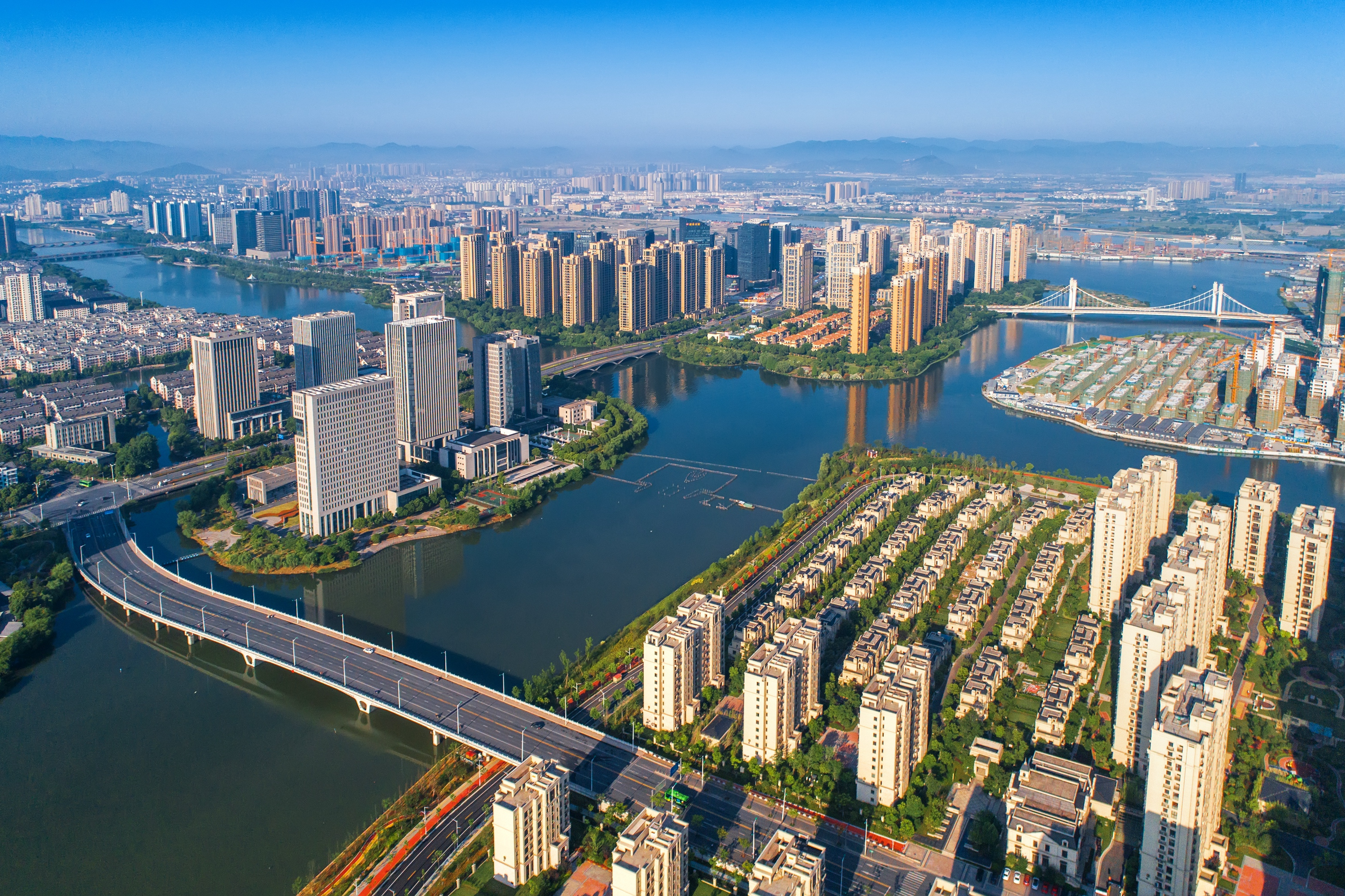  p>镜湖新区,绍兴市行政中心所在地,是绍兴市的政治,经济,文化和体育
