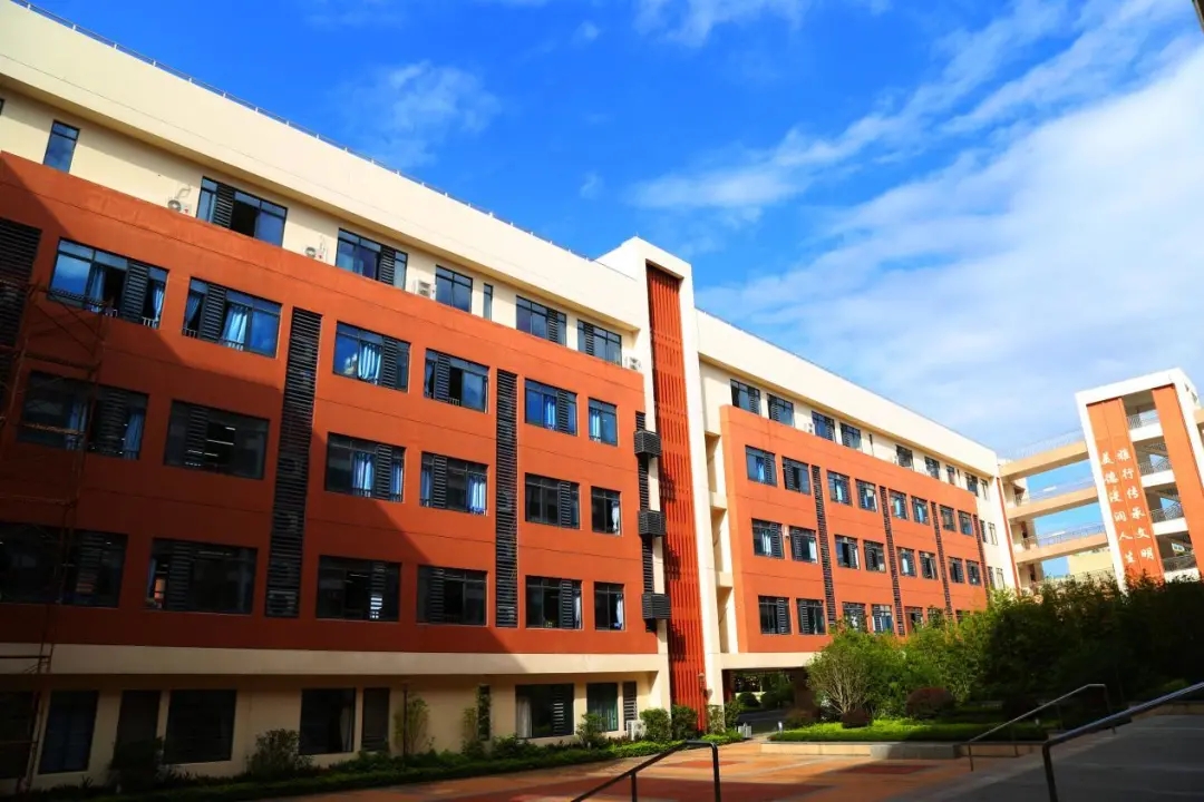  p>深圳大学附属坂田学校,是 a target="_blank" href="/item/深圳