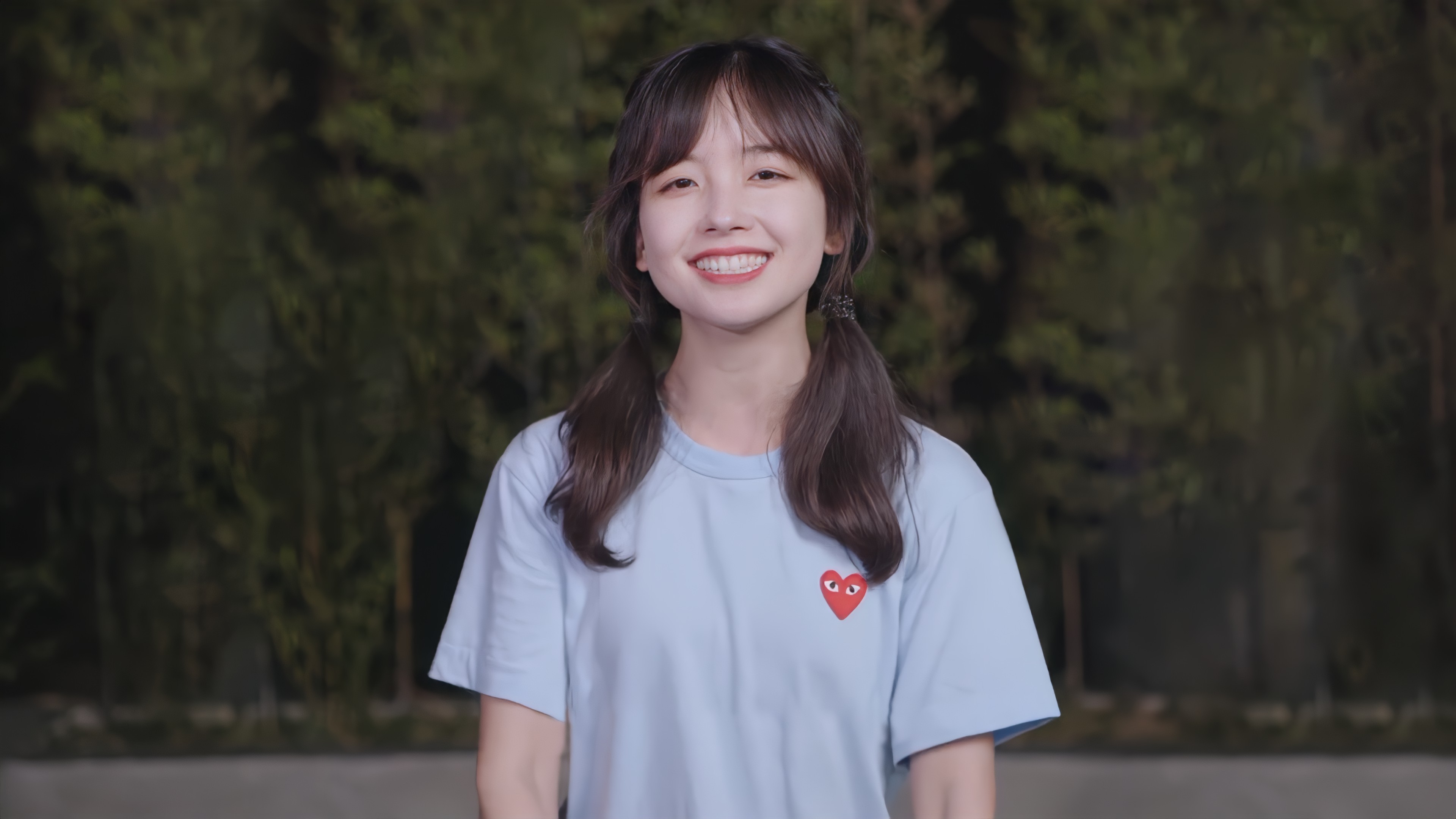  p>王冰冰,1990年出生于吉林省长春市,中国内地记者,主持人, span