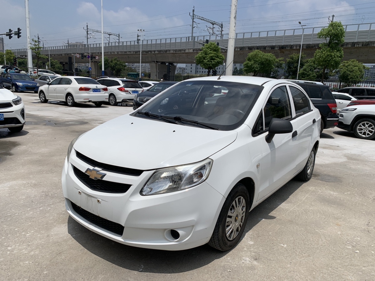 雪佛兰新赛欧 1.2l 手动 sx 幸福版 2013款