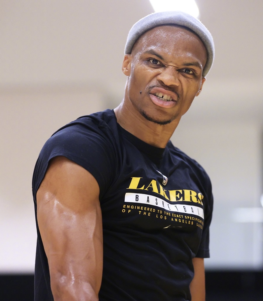  p>拉塞尔·威斯布鲁克(russell westbrook),1988年11月12日出生于 a