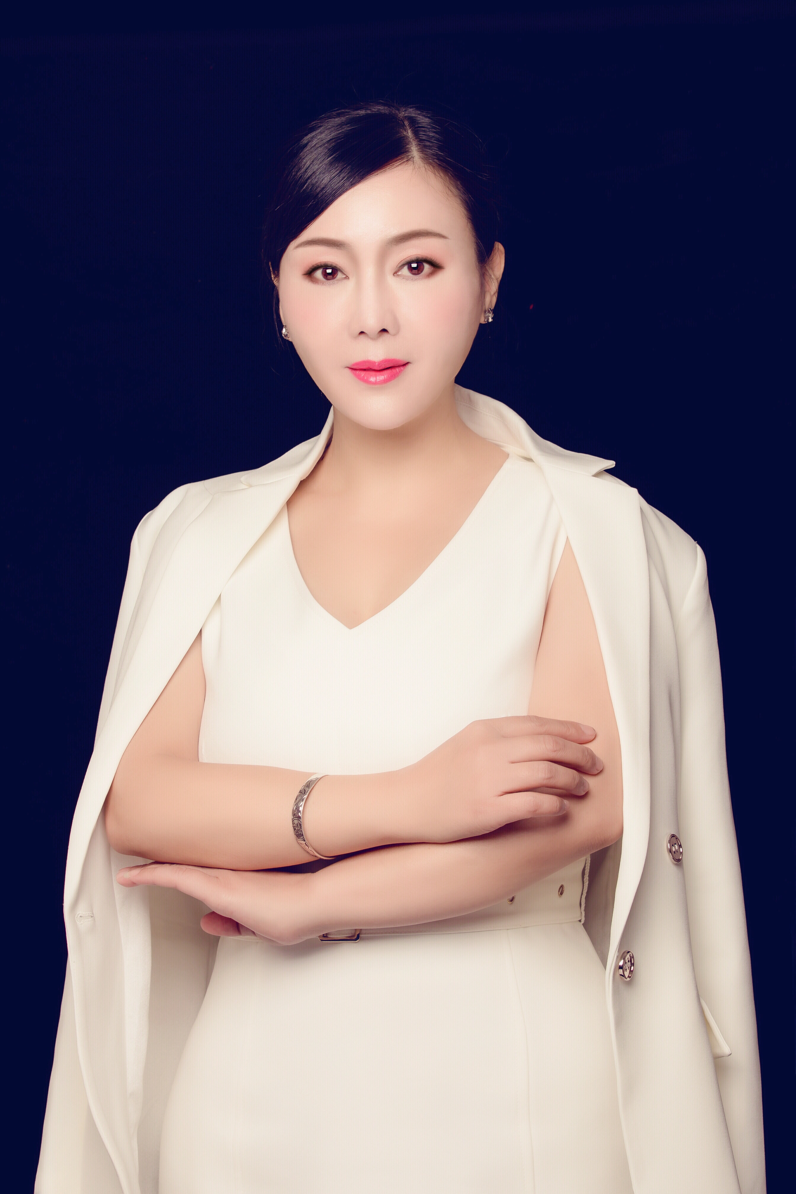 id="gnat6c5r4p">兰婷,1976年12月13日出生于四川成都,中国内地女演员
