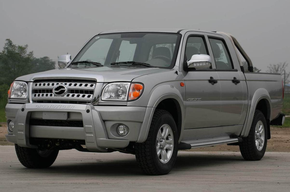 8l手动柴油版是中兴汽车公司开发的一款皮卡车. /p>