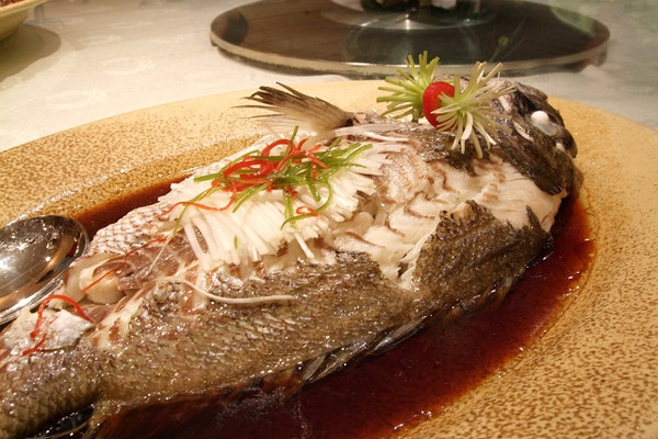  p>清蒸加鱼是一道以加力鱼为主料和以 a target="_blank" href="