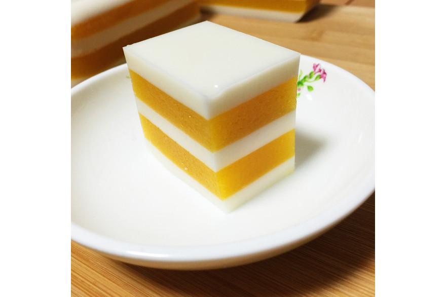  p data-id="go06ptryiv">千层糕,是中国传统小吃,在浙江建德也是一大