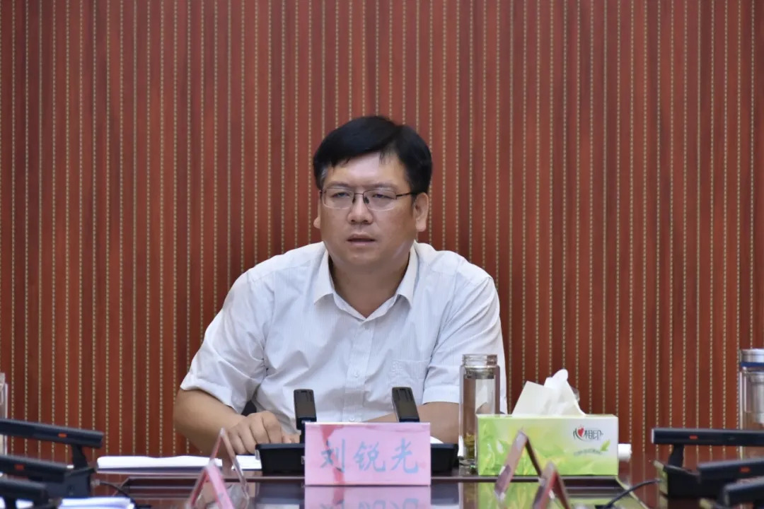  p data-id="szmfzjefbmyv">刘锐光,现任河北省