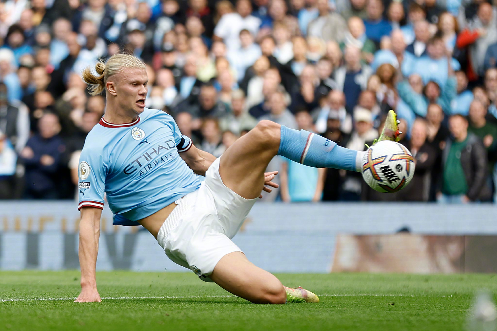  p data-id="gnwnpjhkvk">埃尔林·哈兰德(erling haaland),2000年7月