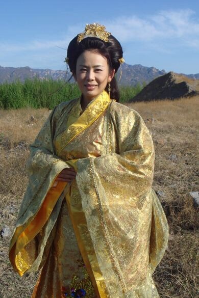 太后是电视剧 a target="_blank" href="/item/《龙游天下》/10827318