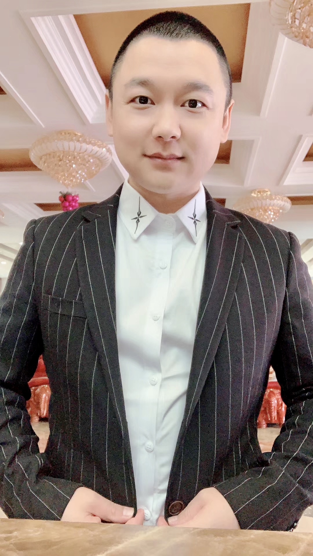  p data-id="gnwqpjev5f">杨光,原名杨孝朋,中国,汉族,男,主持人,男