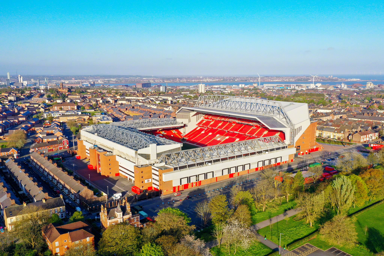  p>为了纪念1900年的spion kop战役而在anfield( a href="#" data