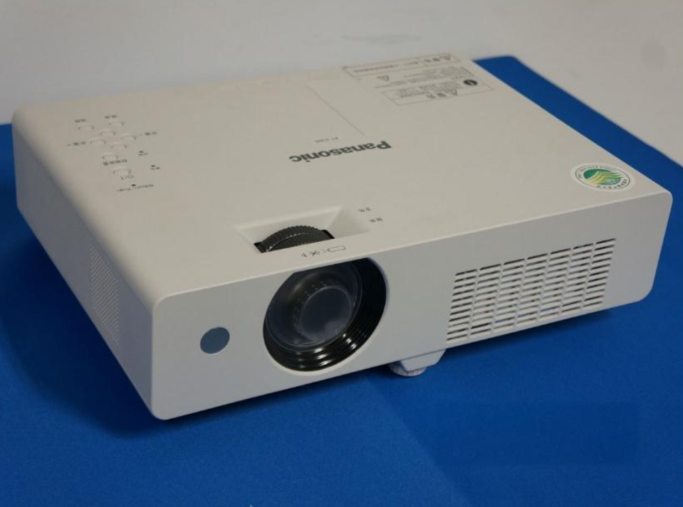 松下pt-x300是一款3000流明的教育投影机,<a